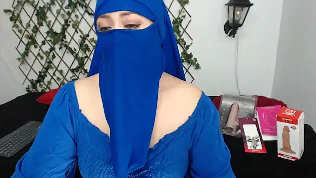 Snapshot of zahra_Jalid chatting on March 21, 2025, 12:51 am zahra Jalid online show from March 21, 2025, 12:51 am