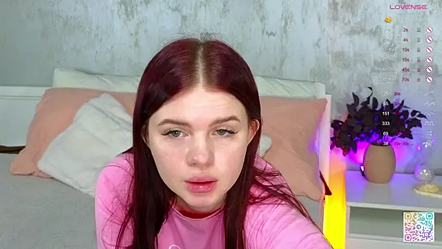 Snapshot of glassofvine chatting on February 3, 2025, 11:47 pm glassofvine online show from February 3, 2025, 11:47 pm