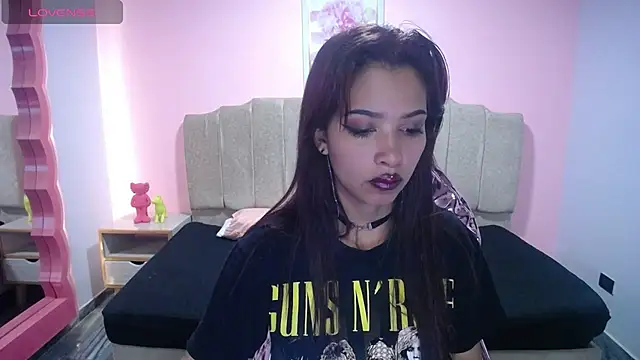 nilia ch online show from January 14, 2025, 10:34 pm