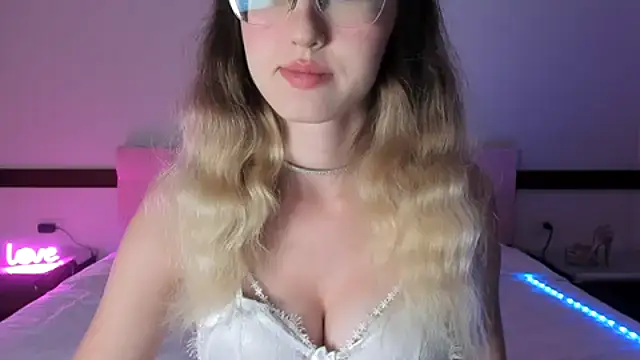 Snapshot of Sakura_Mmio chatting on February 1, 2025, 12:16 pm Sakura Mmio online show from February 1, 2025, 12:16 pm