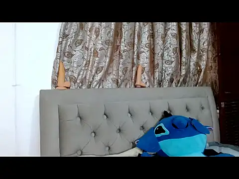 sweethoneytsx online show from February 7, 2026, 10:35 pm