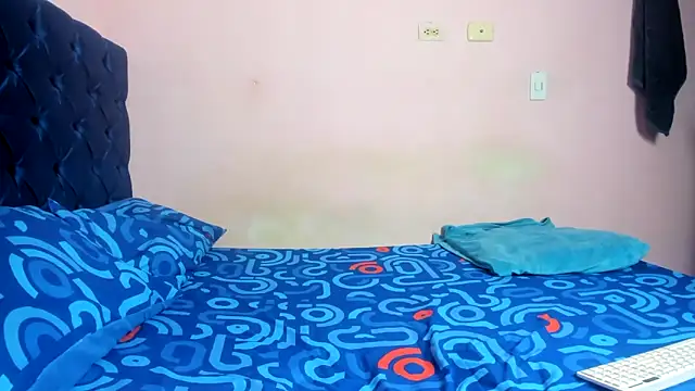 Latinos 2001 online show from February 5, 2026, 2:33 pm