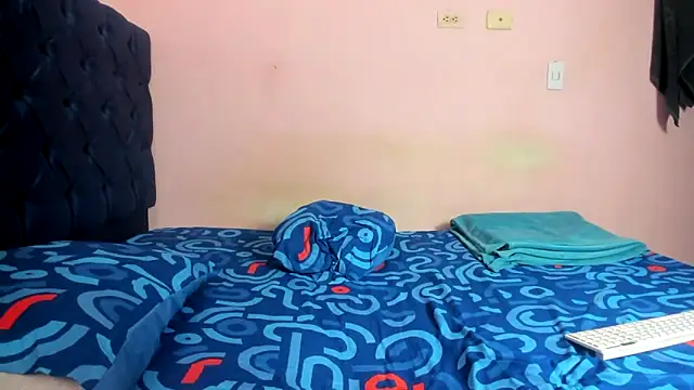 Latinos 2001 online show from February 19, 2026, 4:36 pm