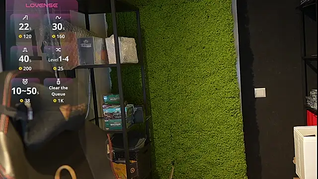 Snapshot of justinitt chatting on October 17, 2025, 2:08 pm justinitt online show from October 17, 2025, 2:08 pm