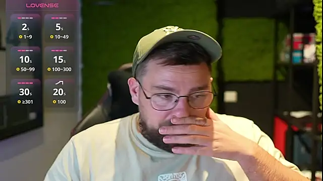 Snapshot of justinitt chatting on October 20, 2025, 8:31 pm justinitt online show from October 20, 2025, 8:31 pm