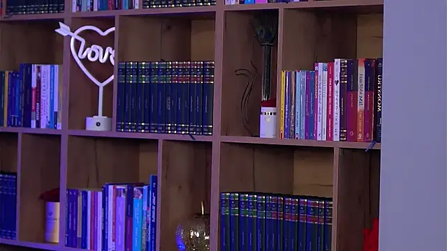 Snapshot of SarahPeach8 chatting on December 4, 2025, 9:51 am SarahPeach8 online show from December 4, 2025, 9:51 am