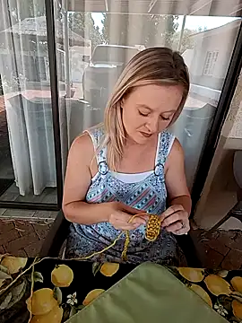 Snapshot of Vintasia chatting on February 8, 2026, 11:24 am Vintasia online show from February 8, 2026, 11:24 am