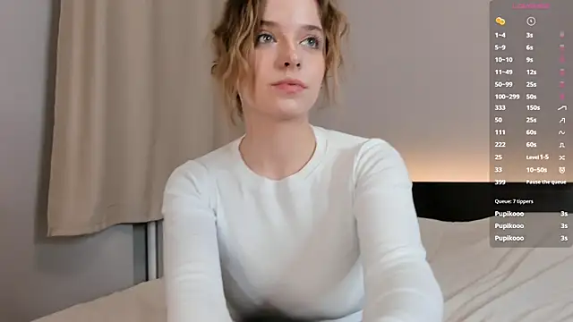 MonaClive online show from February 3, 2025, 11:42 am