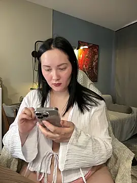 Kiss My Body online show from April 13, 2026, 4:45 pm