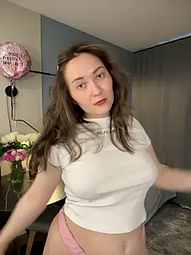 Snapshot of Kiss_My_Body chatting on May 31, 2026, 6:09 pm Kiss My Body online show from May 31, 2026, 6:09 pm