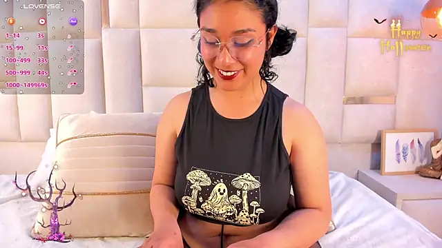 Snapshot of Tamara_palacios chatting on October 30, 2025, 5:46 pm Tamara palacios online show from October 30, 2025, 5:46 pm