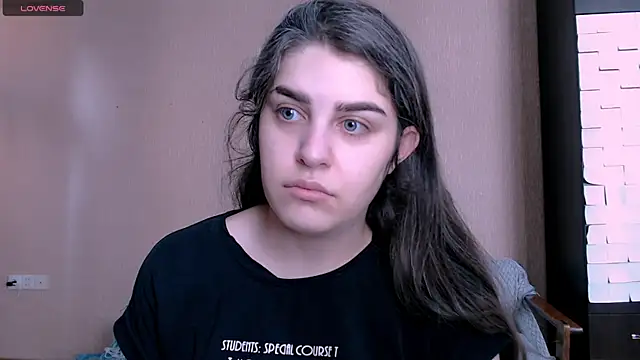  Roselina  online show from November 17, 2025, 7:47 am