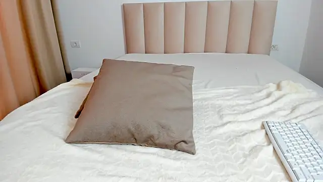 Snapshot of Saradiamond1 chatting on January 26, 2025, 12:22 pm Saradiamond1 online show from January 26, 2025, 12:22 pm