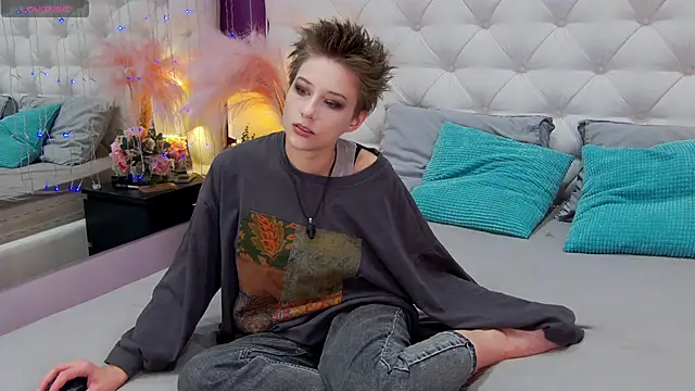 via mayer  online show from February 1, 2025, 3:30 am