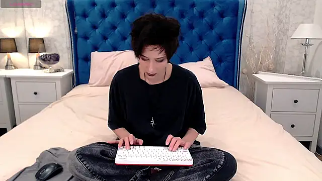 via mayer  online show from October 26, 2025, 2:56 pm