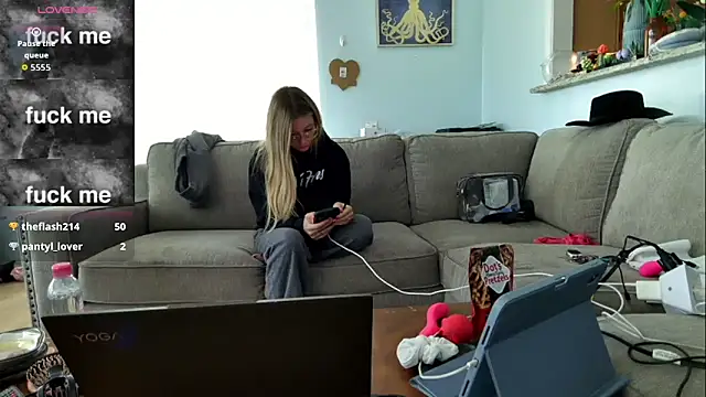 Hatgirl69 online show from October 22, 2025, 1:55 pm