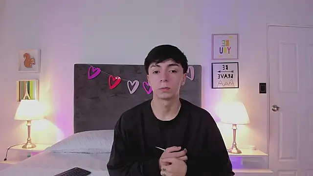 Snapshot of ethan_and_ava chatting on February 26, 2025, 1:30 pm ethan and ava online show from February 26, 2025, 1:30 pm