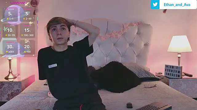 Snapshot of ethan_and_ava chatting on September 18, 2025, 1:24 pm ethan and ava online show from September 18, 2025, 1:24 pm