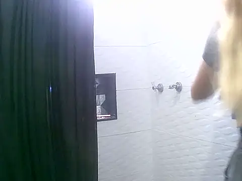 VittoriaTaylor online show from February 4, 2026, 6:36 pm