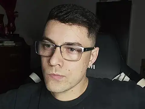 Dyllan   online show from October 20, 2025, 1:50 am