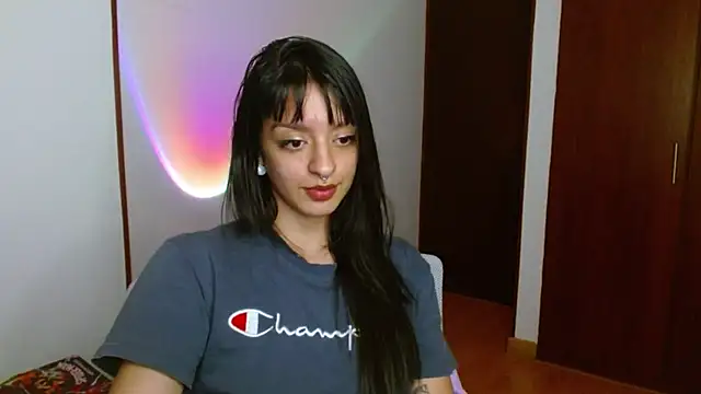 Snapshot of ravenvancleef chatting on February 6, 2025, 1:49 am ravenvancleef online show from February 6, 2025, 1:49 am