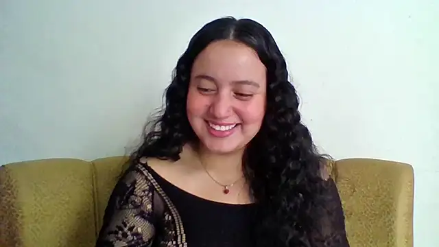 MagieEvans  online show from February 13, 2025, 1:48 pm