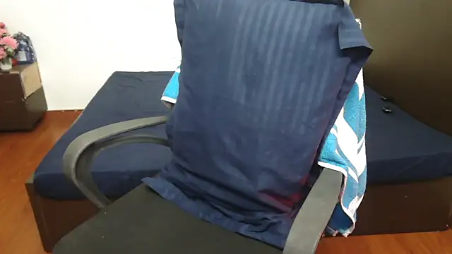 LovelyRosy online show from February 9, 2026, 12:47 am