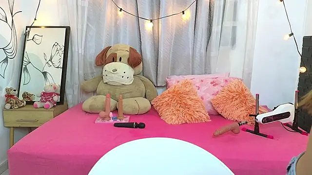 Snapshot of SERAFINA_ chatting on October 25, 2025, 1:40 pm SERAFINA online show from October 25, 2025, 1:40 pm