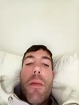 Snapshot of Yeray01 chatting on February 24, 2026, 8:18 pm Yeray01 online show from February 24, 2026, 8:18 pm