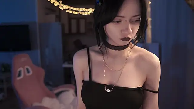 miuri miy online show from April 10, 2026, 6:12 pm