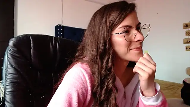 Snapshot of MARIELSINS_AND_DAIKIJACK chatting on February 12, 2025, 5:05 pm MARIELSINS AND DAIKIJACK online show from February 12, 2025, 5:05 pm