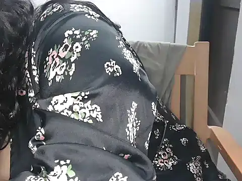 kissingcurvy online show from February 10, 2026, 7:12 am