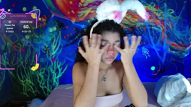 Snapshot of lucie_petite chatting on October 15, 2025, 6:19 pm lucie petite online show from October 15, 2025, 6:19 pm