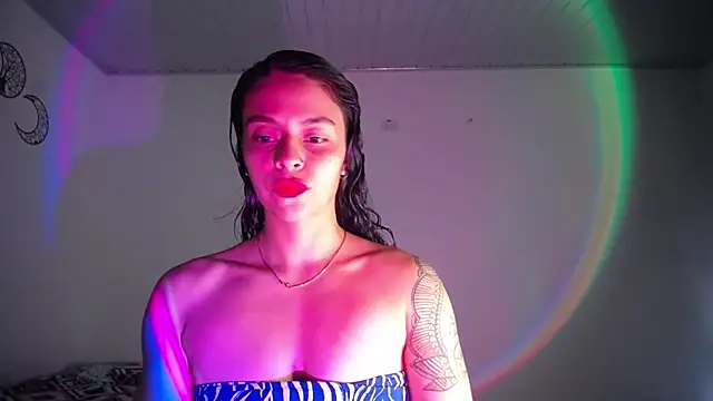 Snapshot of lana_roman chatting on November 6, 2025, 10:32 pm lana roman online show from November 6, 2025, 10:32 pm