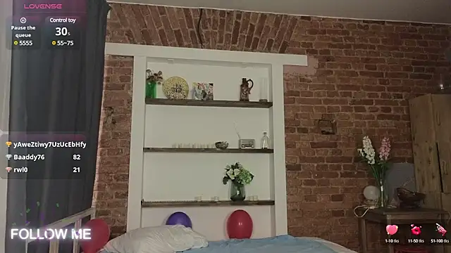 Snapshot of _TiffanyCo_ chatting on February 11, 2025, 11:32 am TiffanyCo online show from February 11, 2025, 11:32 am