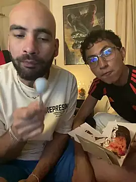 Snapshot of darkdesire_01 chatting on February 8, 2025, 1:22 am darkdesire 01 online show from February 8, 2025, 1:22 am