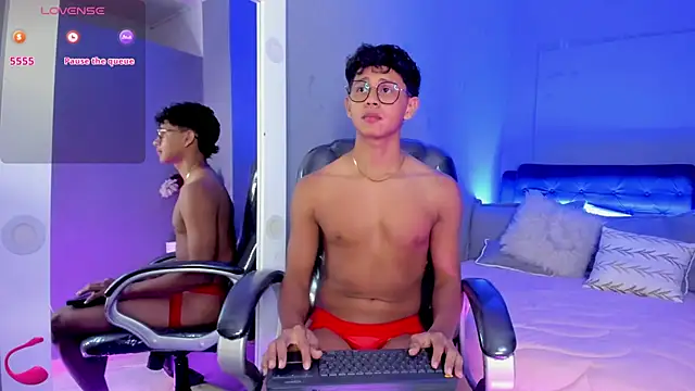 Dawn16  online show from November 18, 2025, 10:03 pm