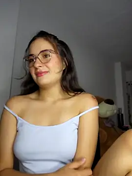 baaby-miiaa online show from March 10, 2025, 2:39 am