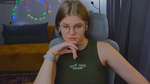 Snapshot of _JessieVibes chatting on November 5, 2025, 12:49 pm JessieVibes online show from November 5, 2025, 12:49 pm