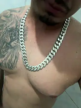 MorenoTatuado011 online show from April 4, 2026, 8:23 am