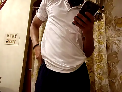 Snapshot of hot_hunk_boy chatting on February 2, 2025, 5:59 pm hot hunk boy online show from February 2, 2025, 5:59 pm