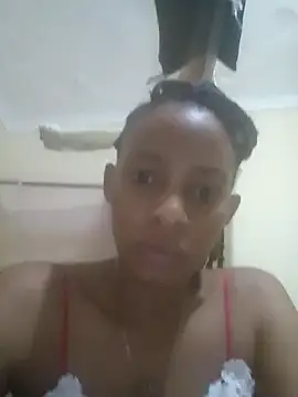 Snapshot of hungrydog18 chatting on February 19, 2025, 6:21 pm hungrydog18 online show from February 19, 2025, 6:21 pm