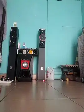 Snapshot of hungrydog18 chatting on December 1, 2025, 10:20 am hungrydog18 online show from December 1, 2025, 10:20 am