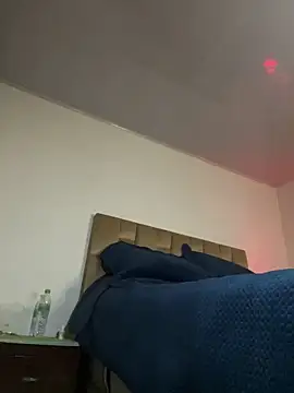 Miia Jazmin online show from October 24, 2025, 2:02 pm