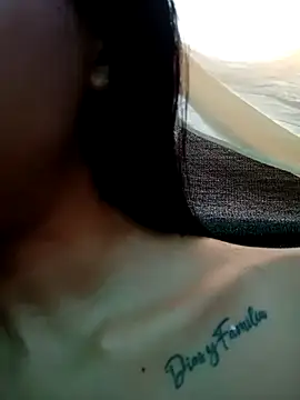 Snapshot of Zoe_Sweett18 chatting on March 3, 2025, 7:28 pm Zoe Sweett18 online show from March 3, 2025, 7:28 pm