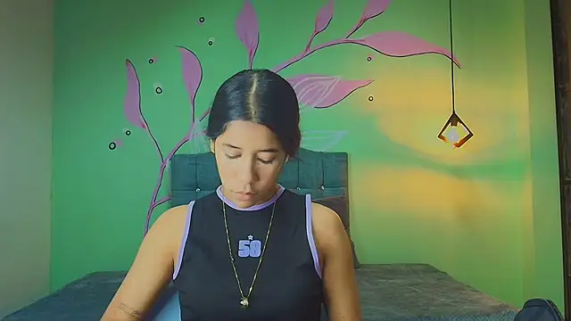 Connie Bell online show from December 5, 2025, 8:27 pm