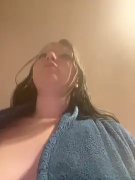 Snapshot of VenusandIppy chatting on October 17, 2025, 8:17 am VenusandIppy online show from October 17, 2025, 8:17 am