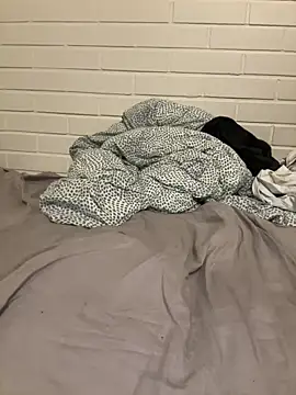 VenusandIppy online show from November 23, 2025, 10:42 pm