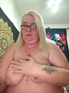 diosacurvy1984 online show from April 2, 2026, 10:40 pm