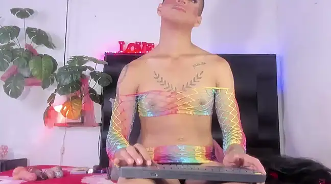 CarolayIndriago online show from March 16, 2025, 2:33 pm